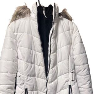 Stylish White Puffer Jacket with Faux Fur Hood - Women’s Medium